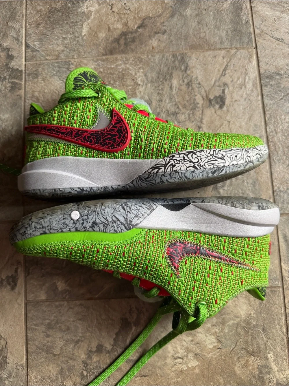 Nike Lebron XX 20 Christmas “Stocking Stuffer” Green Sneaker